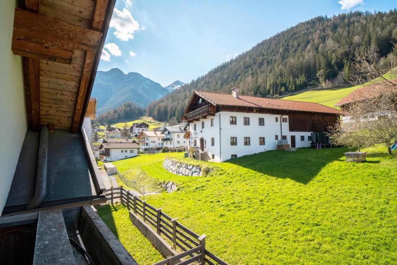 Alpen Gasthof Apartments Hohe Burg Trins Exterior photo