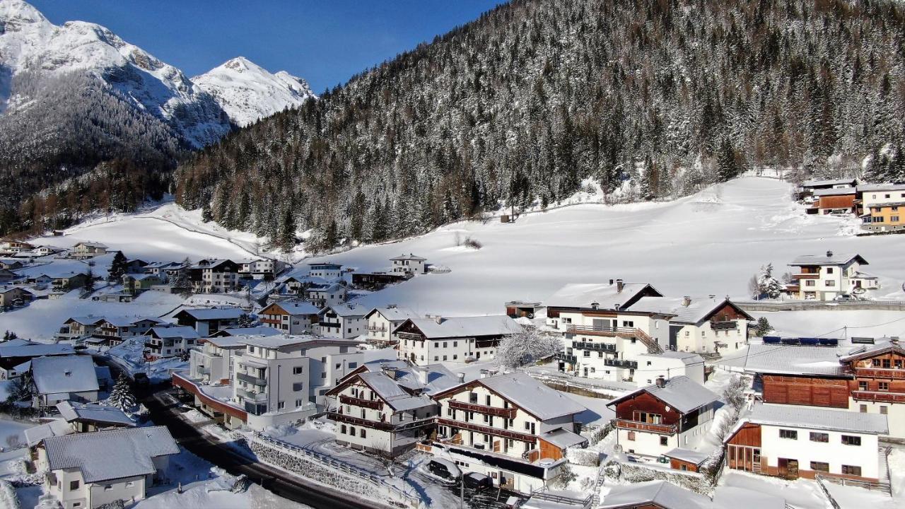 Alpen Gasthof Apartments Hohe Burg Trins Exterior photo