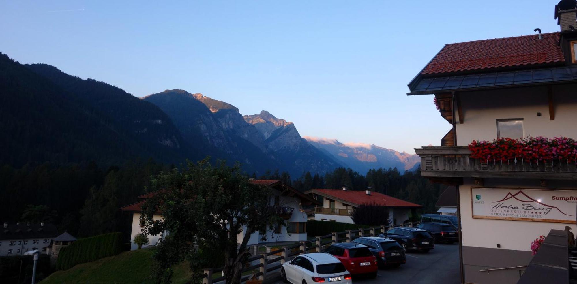 Alpen Gasthof Apartments Hohe Burg Trins Exterior photo